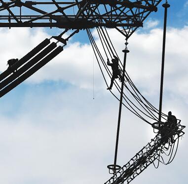 高空作業(yè)時(shí)防墜器的應(yīng)用